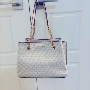 Michael Kors Teagan shoulder bag.